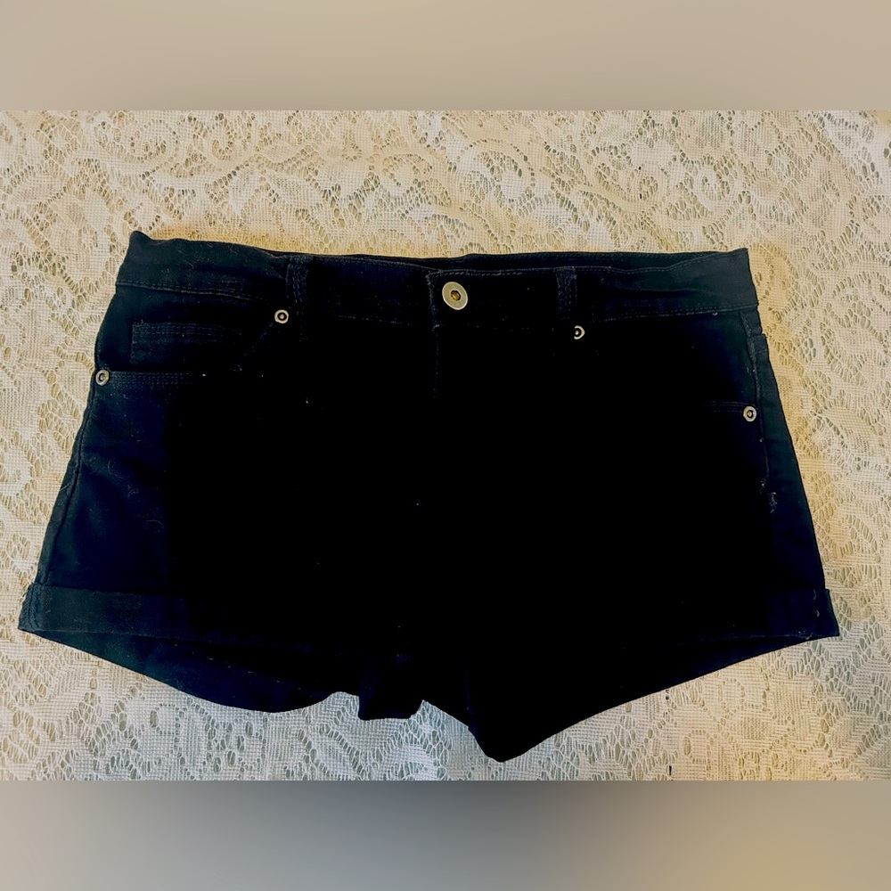 Forever 21 rolled cuff jean shorts Size 27